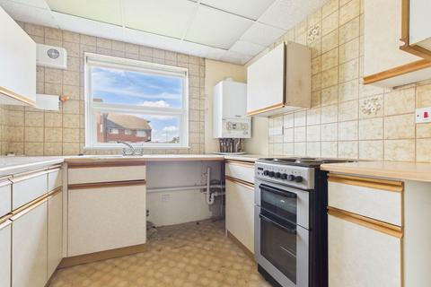 2 bedroom flat for sale, Kings Court, Brighton Road, Lancing, BN15 8EY