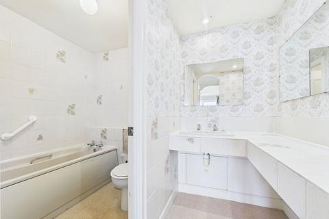 2 bedroom flat for sale, Kings Court, Brighton Road, Lancing, BN15 8EY