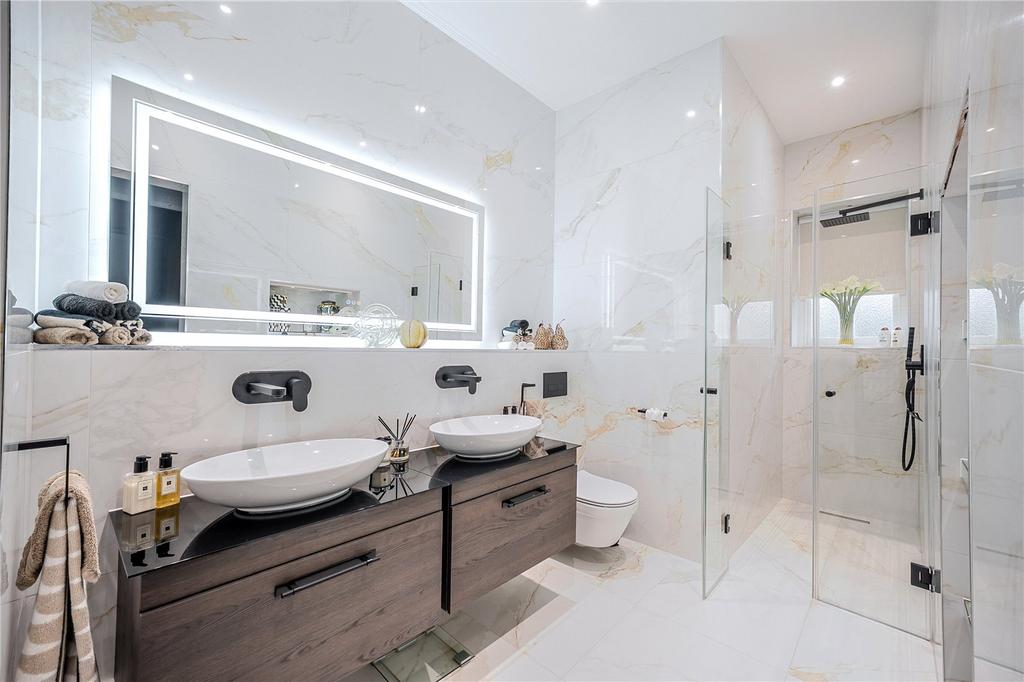 Bedroom 1 En Suite