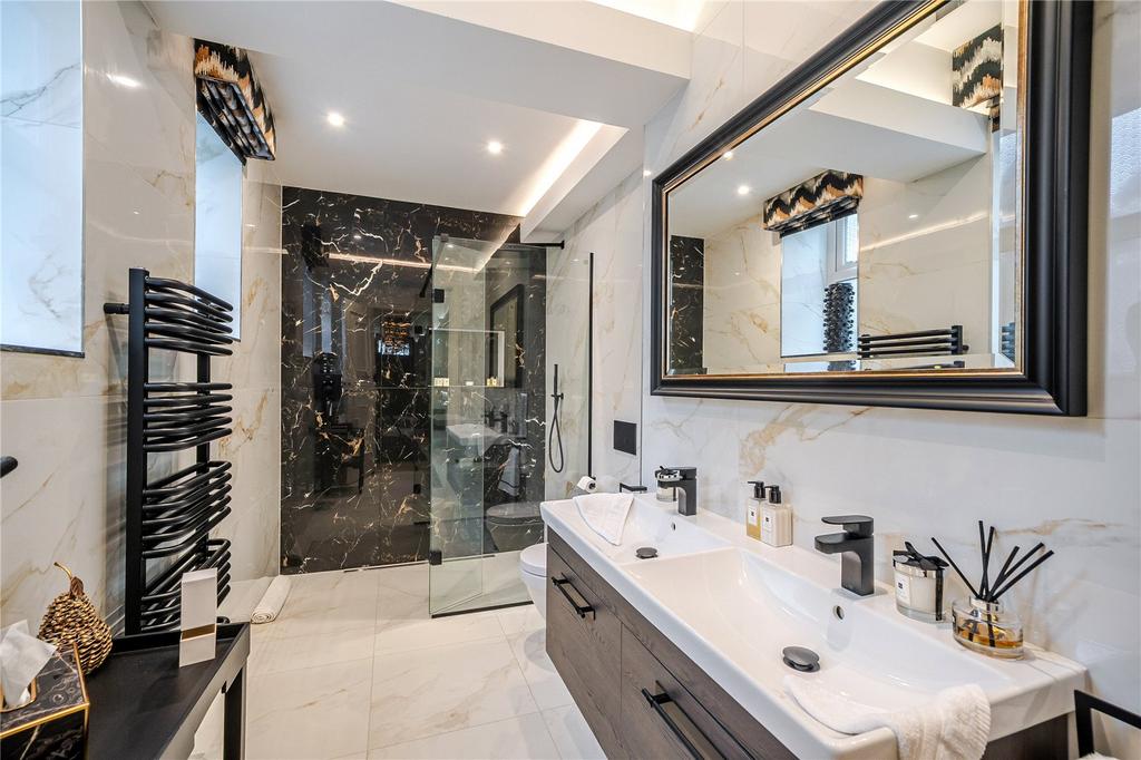 Family Shower Room