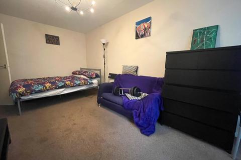 1 bedroom flat to rent, Cliff Court, Cliff Road, Leeds, West Yorkshire, LS6