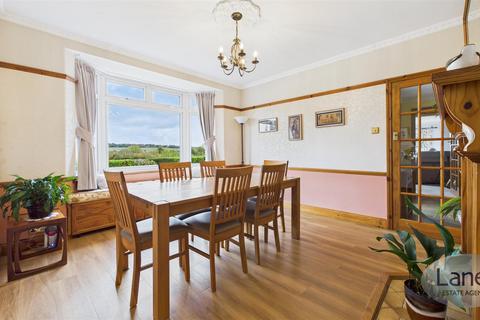 4 bedroom detached bungalow for sale, Cromwell Road, Hertford