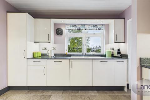 4 bedroom detached bungalow for sale, Cromwell Road, Hertford