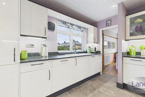 4 bedroom detached bungalow for sale, Cromwell Road, Hertford