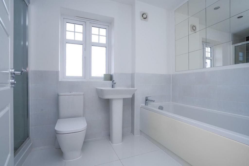 9 Waddington Drive, Snaith, DN14 9 FA DSC00864.jpg