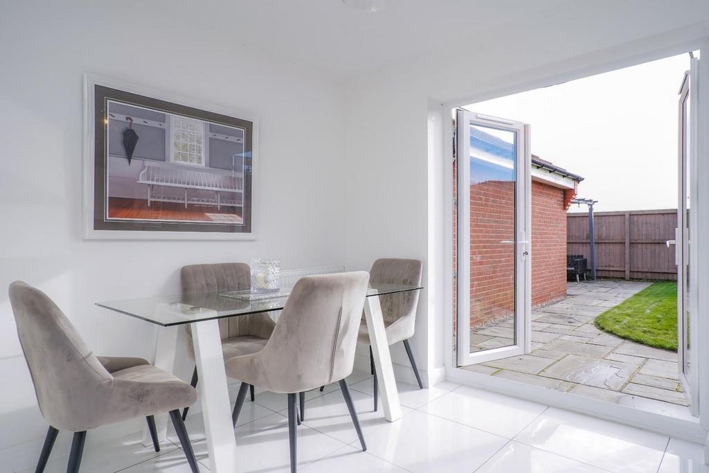 9 Waddington Drive, Snaith, DN14 9 FA DSC00884.jpg