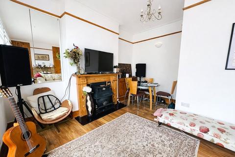 4 bedroom terraced house for sale, Hazelbank Road, Catford, London, SE6