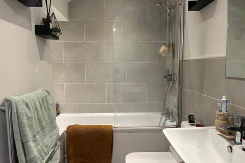 2 bedroom apartment for sale, Ashley Green, Wortley, Leeds, LS12