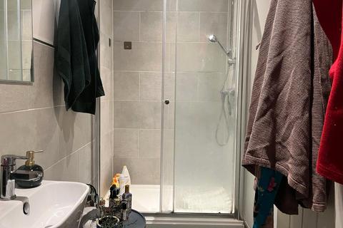 20 Ashley Green, Leeds, LS12 4EW