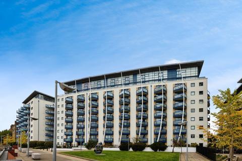 2 bedroom apartment for sale, Newton Place, London E14