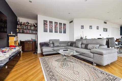 2 bedroom apartment for sale, Newton Place, London E14