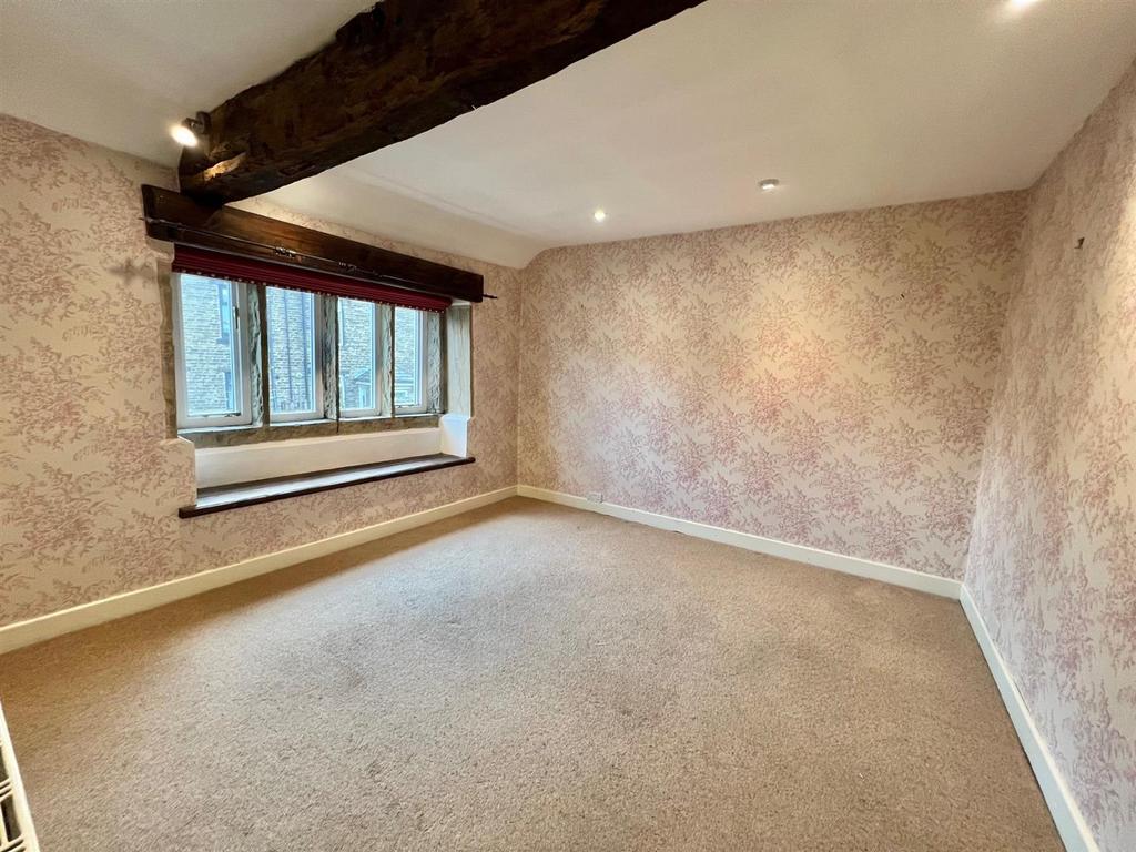 48 Wakefield Rd front bedroom with ensuite 2.jpg