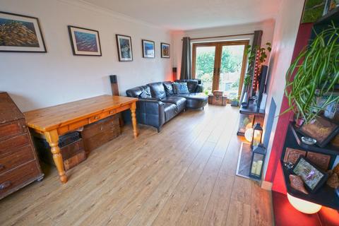 28 Rainhall Crescent, Barnoldswick, BB18 6BS