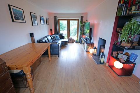 28 Rainhall Crescent, Barnoldswick, BB18 6BS