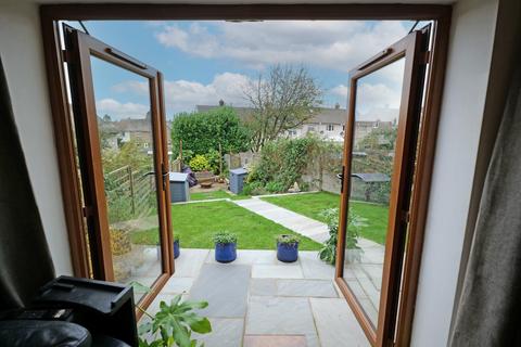 28 Rainhall Crescent, Barnoldswick, BB18 6BS