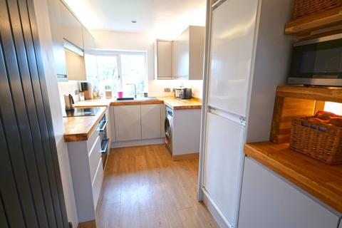 28 Rainhall Crescent, Barnoldswick, BB18 6BS