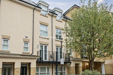 4 bedroom terraced house for sale, Renwick Drive, Bromley, BR2