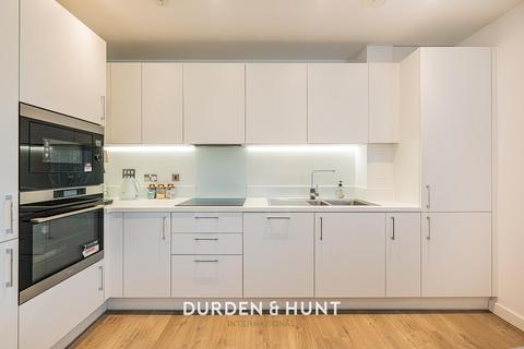 1 bedroom apartment for sale, Whittle Drive, Hornchurch, RM12