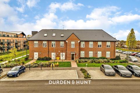 Whittle Drive, Hornchurch, RM12