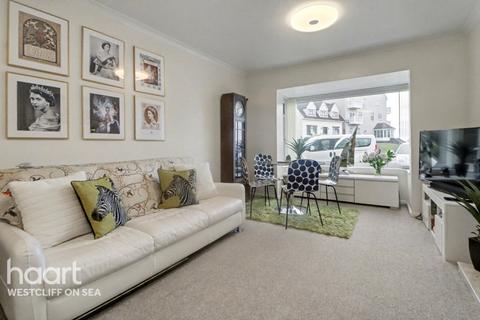 1 bedroom flat for sale, Shorefield Road, Westcliff-On-Sea