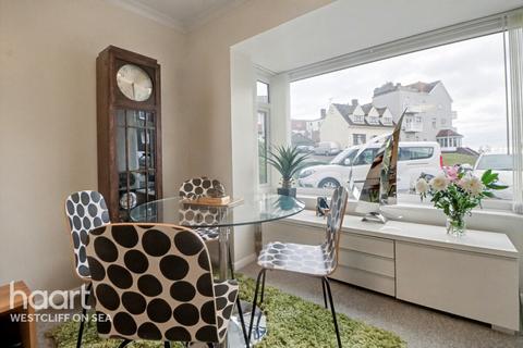 1 bedroom flat for sale, Shorefield Road, Westcliff-On-Sea