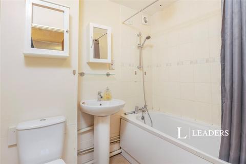 2 bedroom flat to rent, Badgers Copse, BR6