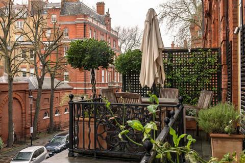 undefined, Cadogan Square, London, SW1X