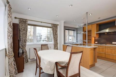 2 bedroom apartment to rent, Avenue Road, London NW8