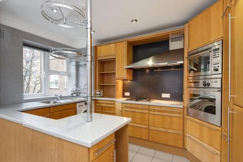2 bedroom apartment to rent, Avenue Road, London NW8