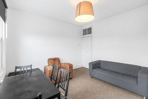 2 bedroom property to rent, Theatre Street, London, SW11