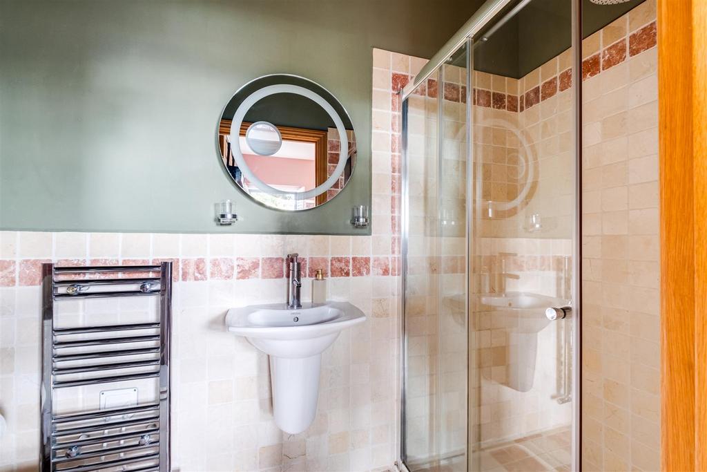 En Suite 2.jpg
