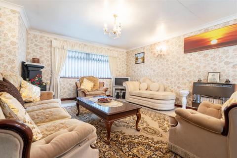 4 bedroom bungalow for sale, Berrishill Grove, Whitley Bay