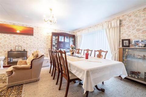4 bedroom bungalow for sale, Berrishill Grove, Whitley Bay
