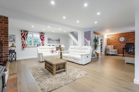 4 bedroom detached house for sale, The Street, Diss IP22