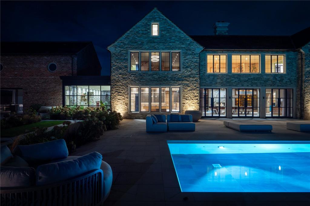 House & Pool