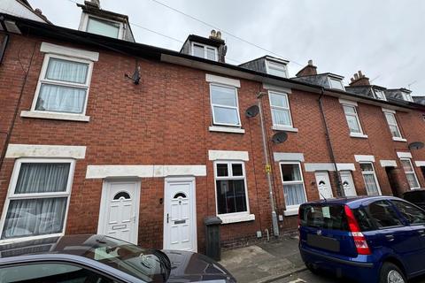3 bedroom terraced house to rent, Chorley Street, Leek