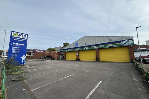 Garage to rent, 20-28 Waterloo Rd Manchester M8 8BY