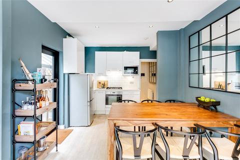 2 bedroom flat to rent, Bronsart Road, Fulham, London