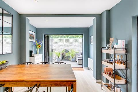 2 bedroom flat to rent, Bronsart Road, Fulham, London