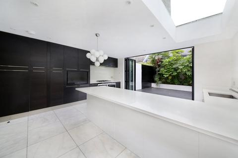 undefined, Limburg Road, London