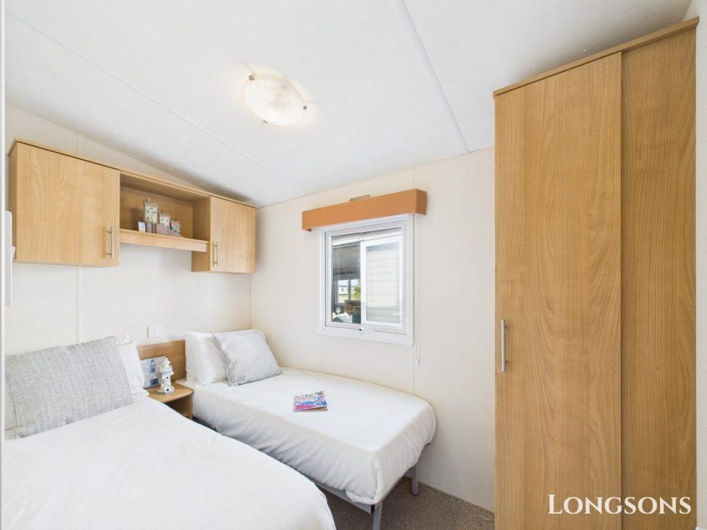 Cam02173g0 Pr0275 Still010