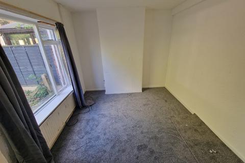 3 bedroom terraced house to rent, 7 Moordale View, Rawmarsh, Rotherham