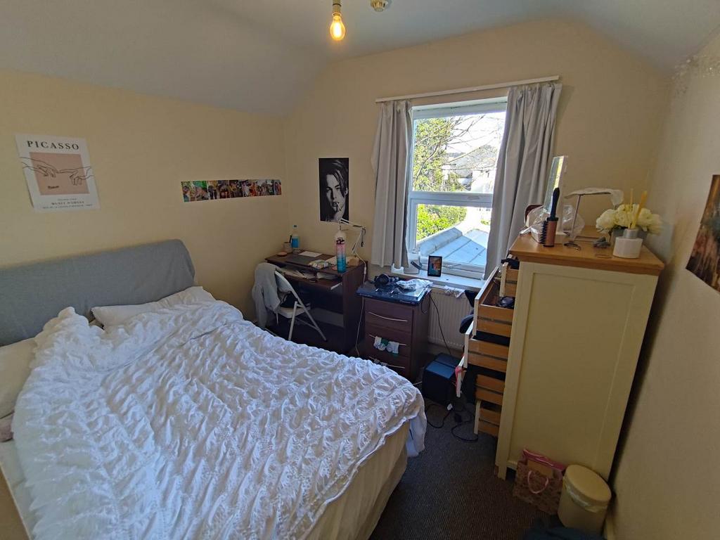 First floor rear bed