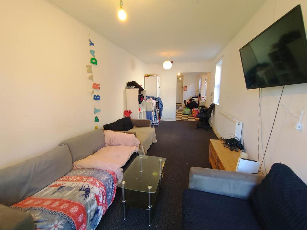 Living room (2)