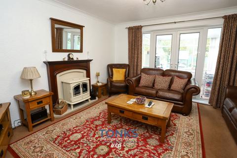 2 bedroom detached bungalow for sale, Apsley Close, Oldbury B68