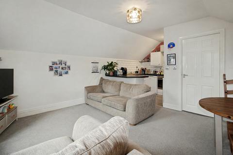 2 bedroom maisonette for sale, Cross Street,  Farnborough, GU14