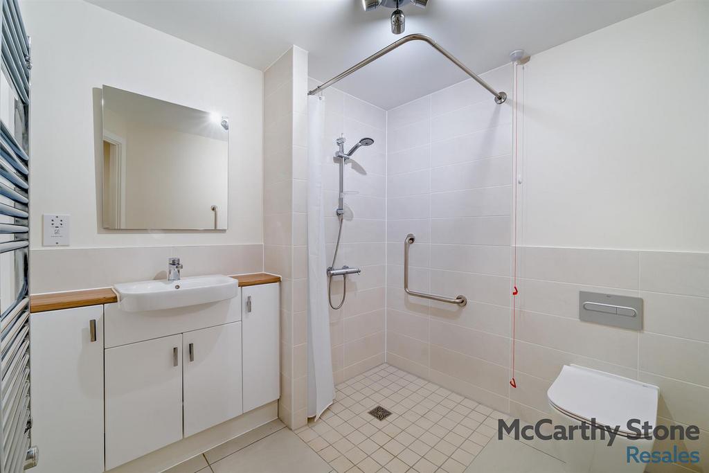Shower Room: