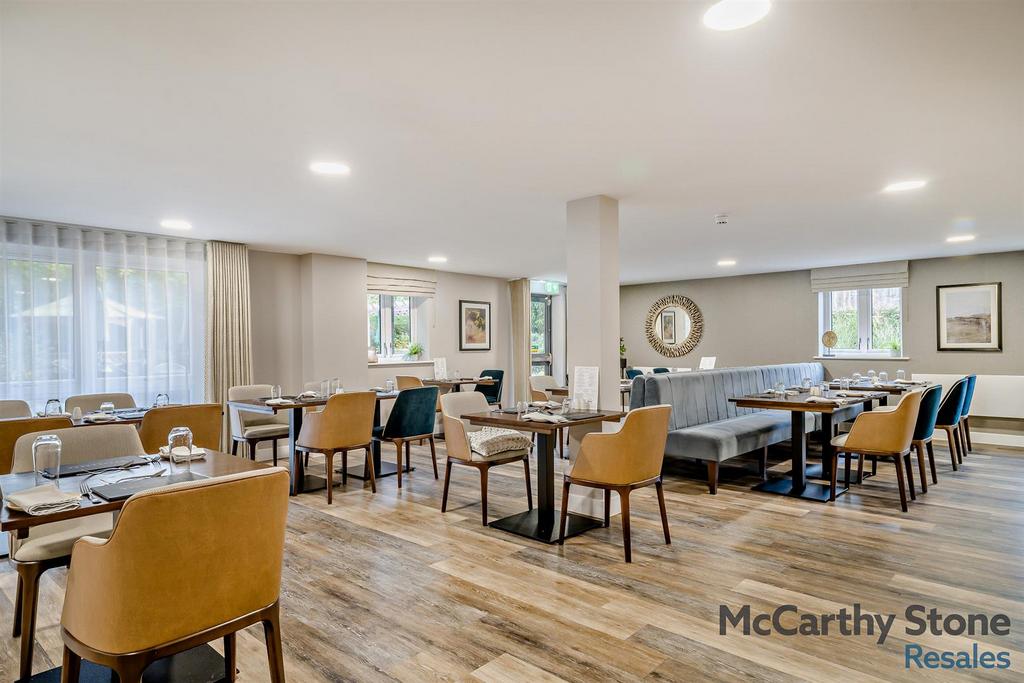 Dining Area/Bistro