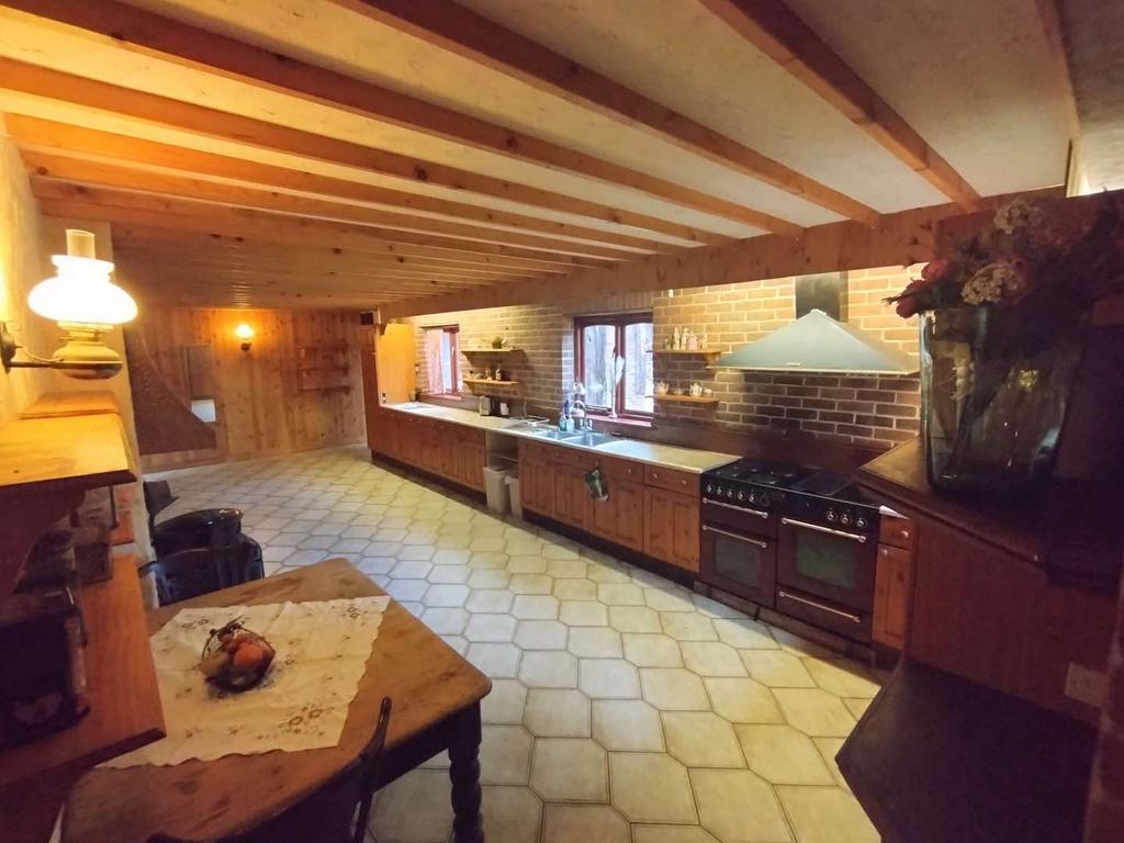 Kitchen-1 T202511071425.jpg