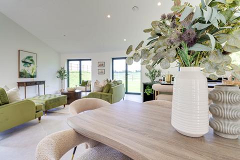 3 bedroom detached house for sale, Windmill Road, Pepperstock, Hertfordshire LU1
